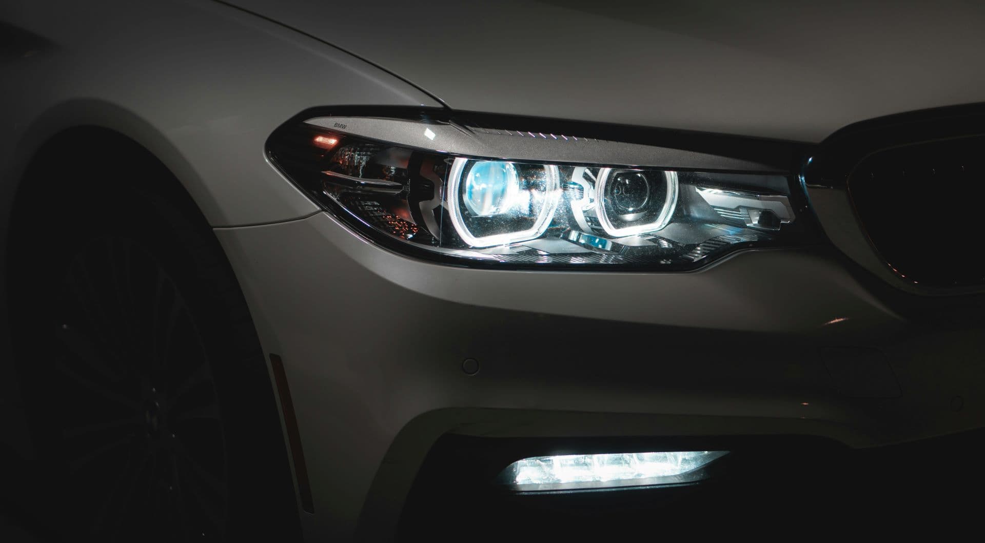 Headlight Glare: The Safety Concern That Statistics Don't Support