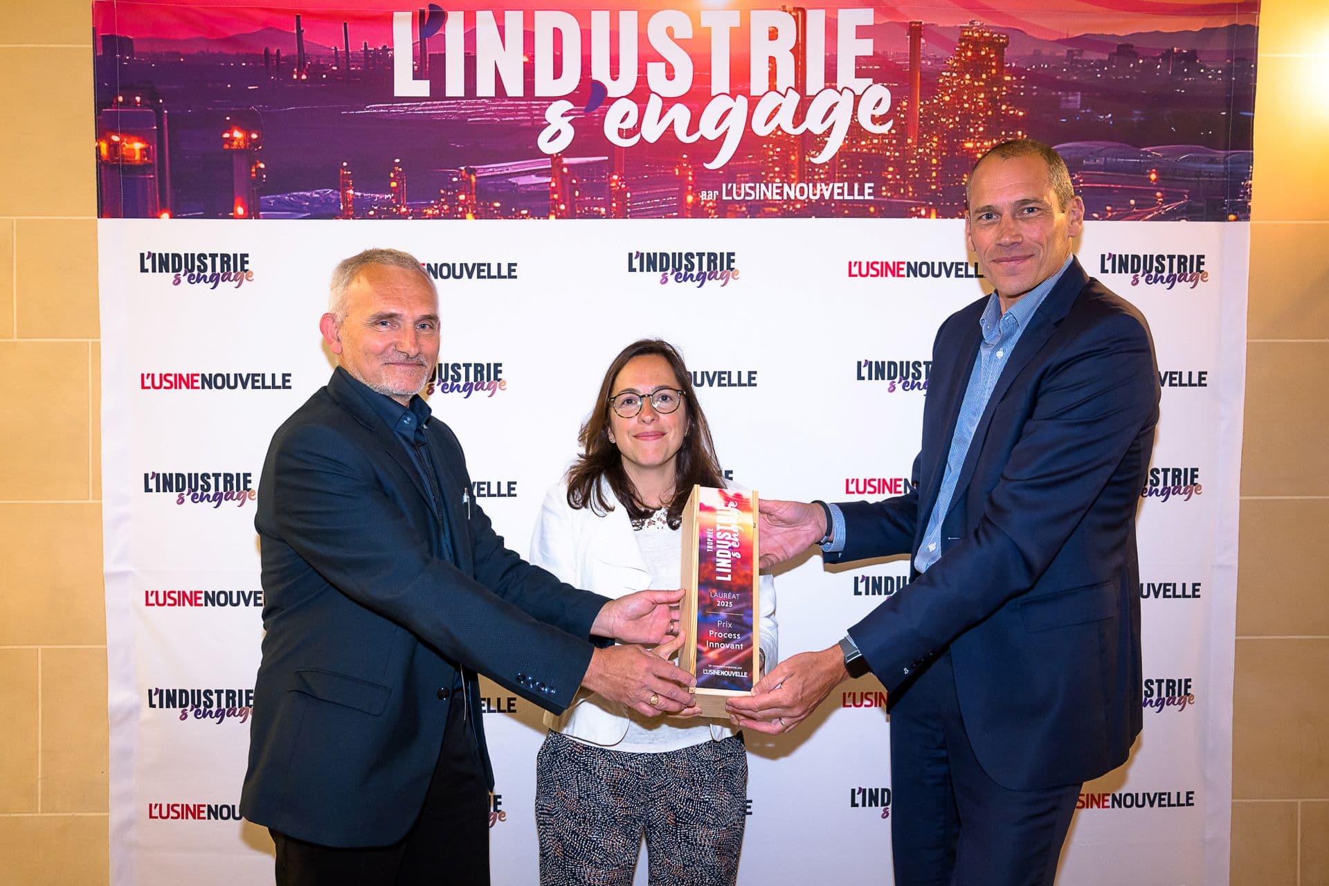 BASF sustainable two-tone automotive painting bags award