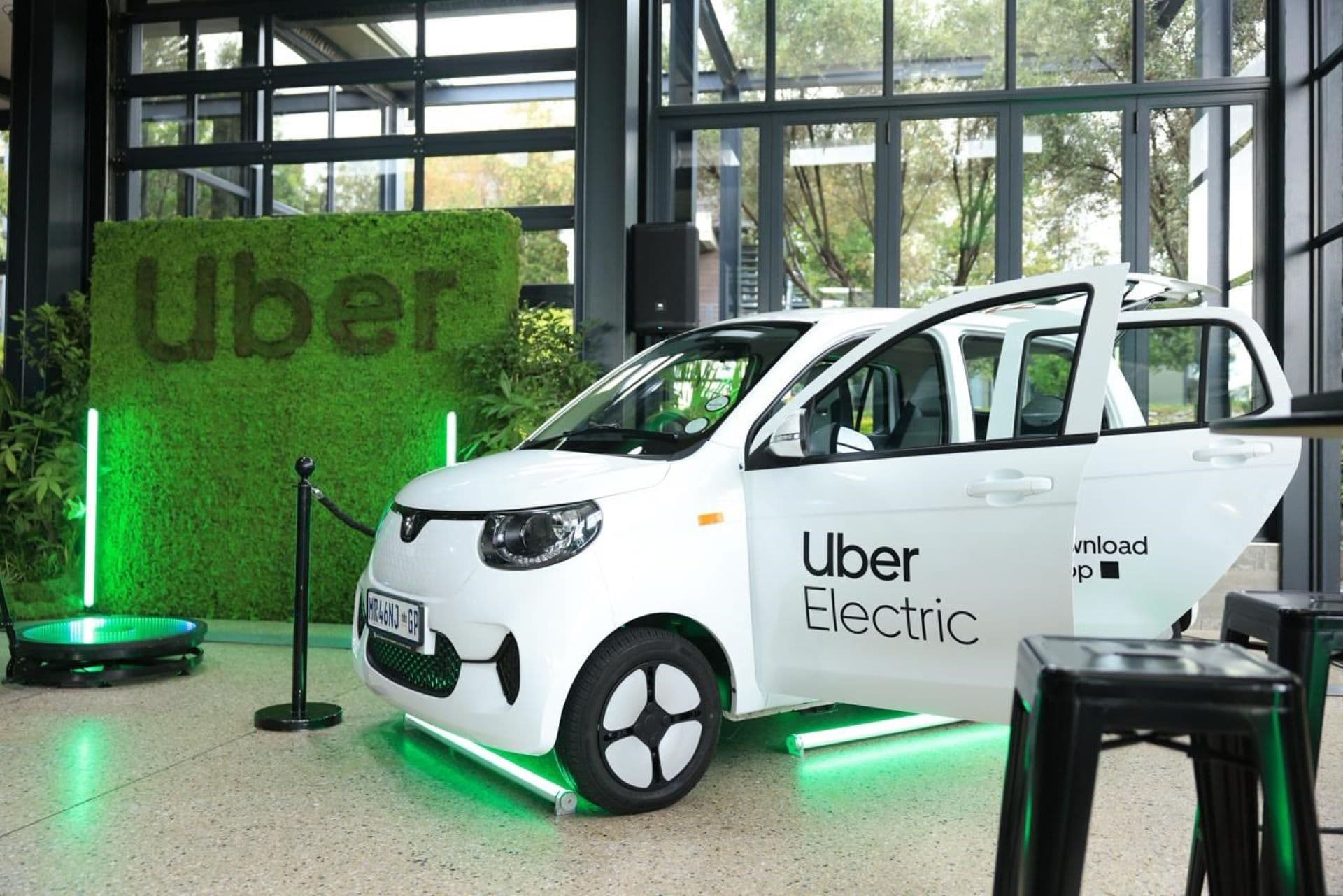 Drivers and Riders Set to Benefit as Uber Introduces Its First Electric Fleet Option