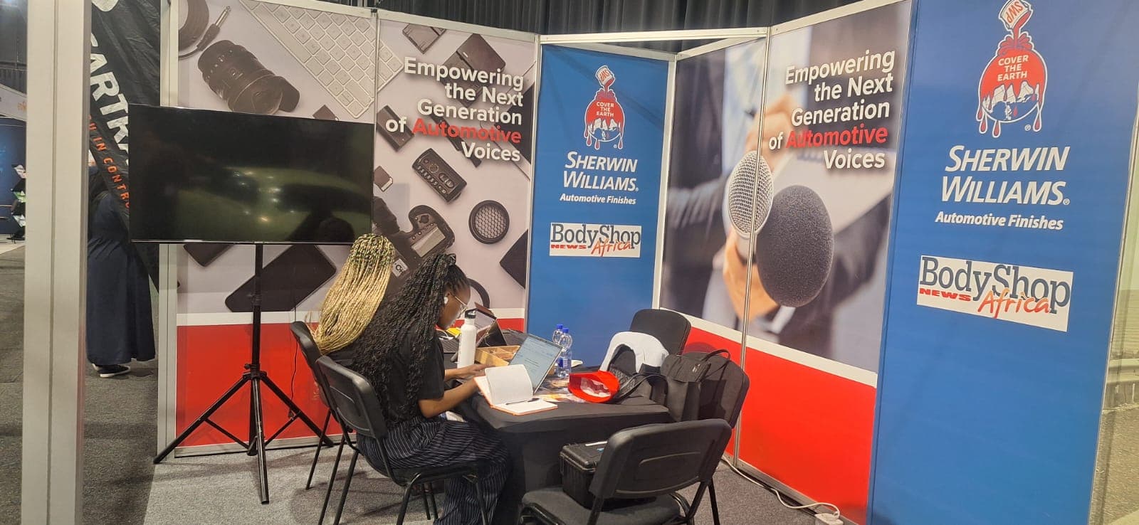 Sherwin-Williams and UJ students at Automechanika Johannesburg