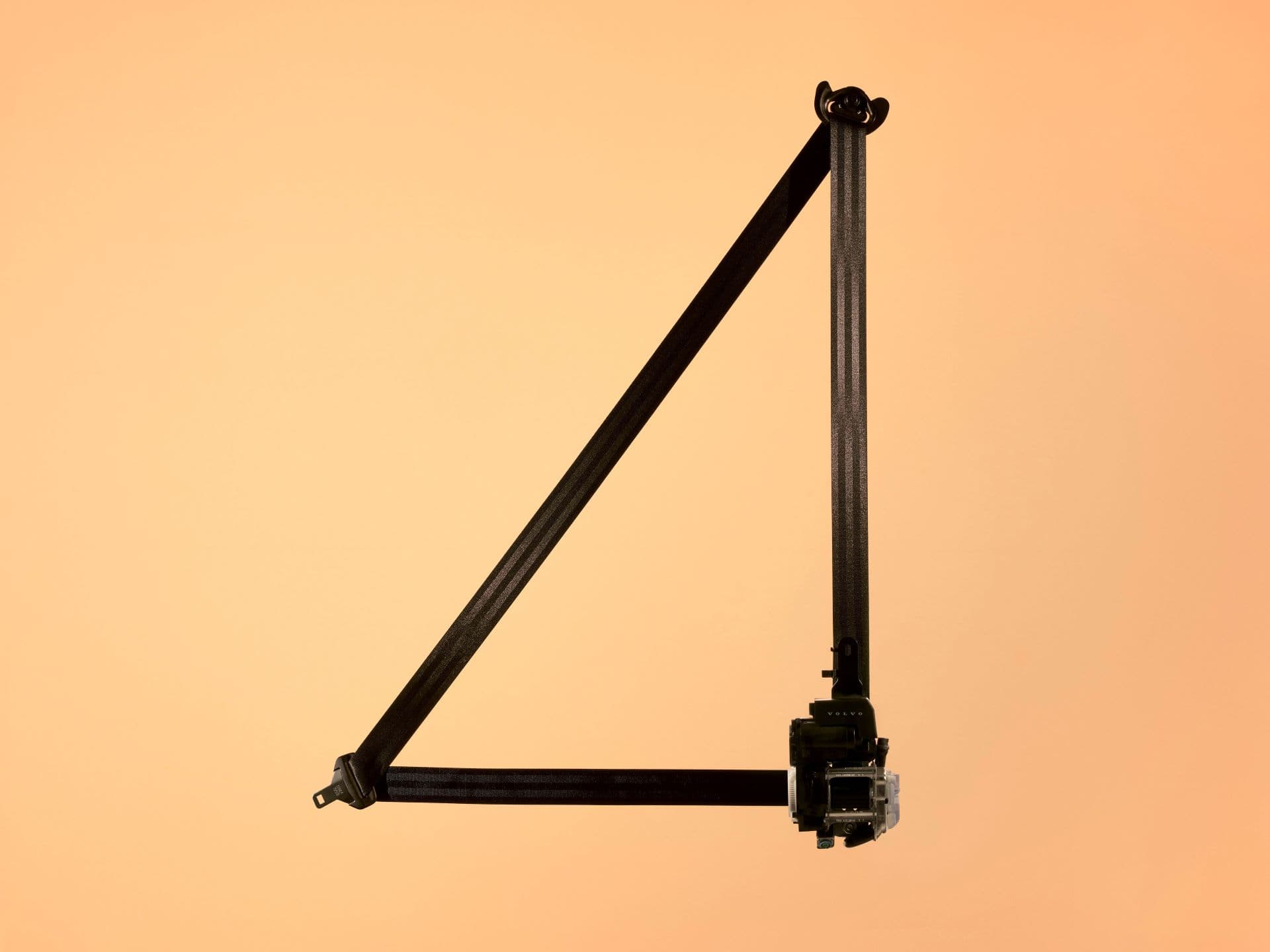 Volvo Cars introduces world first multi-adaptive safety belt