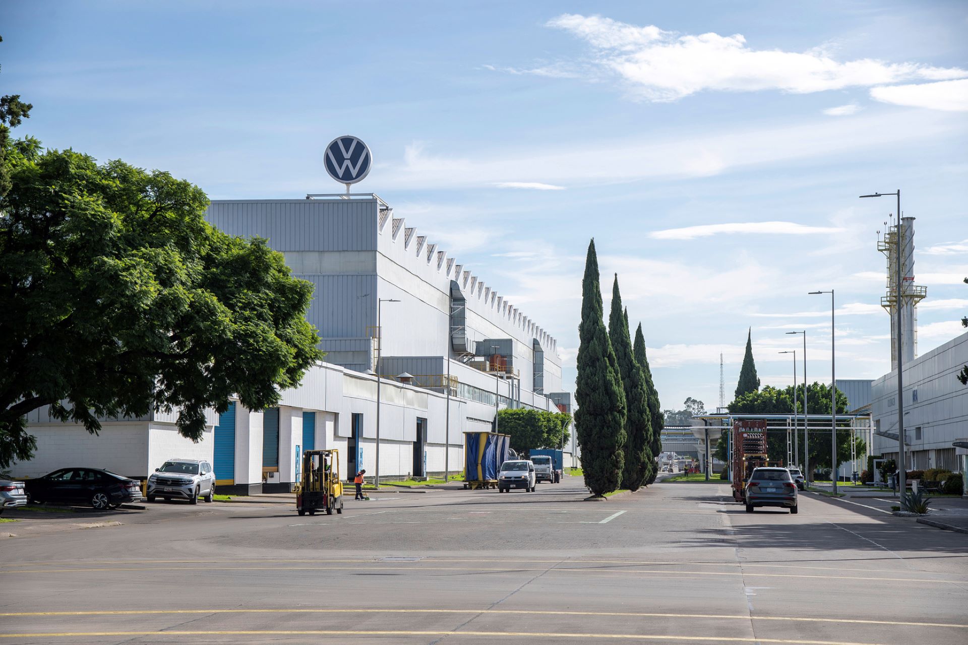 vw-mexico-launches-first-fully-electric-paint-shop.jpg